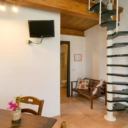 Isolotto - Frassino Farm stay Piombino